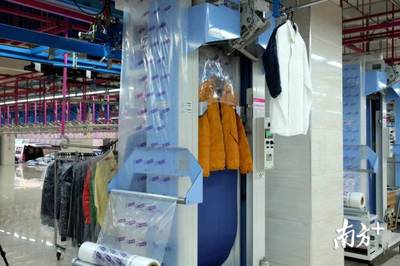 洗衣服也要靠黑科技?記者探營(yíng)這家洗衣中央工廠發(fā)現(xiàn)…